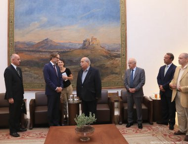 Ν. Βούτσης στον Γερμανό Πρέσβη: «Οι απαιτήσεις για γερμανικές αποζημιώσεις παραμένουν νομικά και πολιτικά ενεργές»